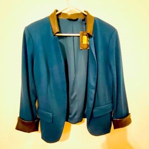 NWT Dillards Investments jacket in blue and black